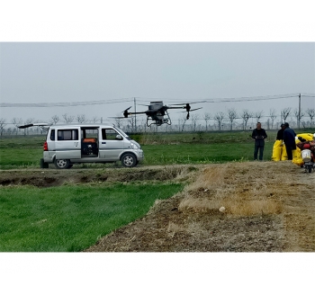 无人机田间施肥